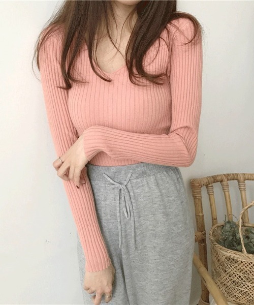 Beststore(ベストストア)の「ネック2タイプ 長袖リブニット インナーニット(ニット/セーター・レディース・イエロー/ホワイト系その他/キャメル/ピンク/ホワイト/グレー系その他/ピンク系その他/ライトベージュ/ブラック/ブラック系その他/グレー/ベージュ系その他/ブラウン・FREE)」の12枚目の写真