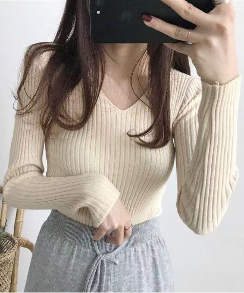 Beststore(ベストストア)の「ネック2タイプ 長袖リブニット インナーニット(ニット/セーター・レディース・イエロー/ホワイト系その他/キャメル/ピンク/ホワイト/グレー系その他/ピンク系その他/ライトベージュ/ブラック/ブラック系その他/グレー/ベージュ系その他/ブラウン・FREE)」の16枚目の写真