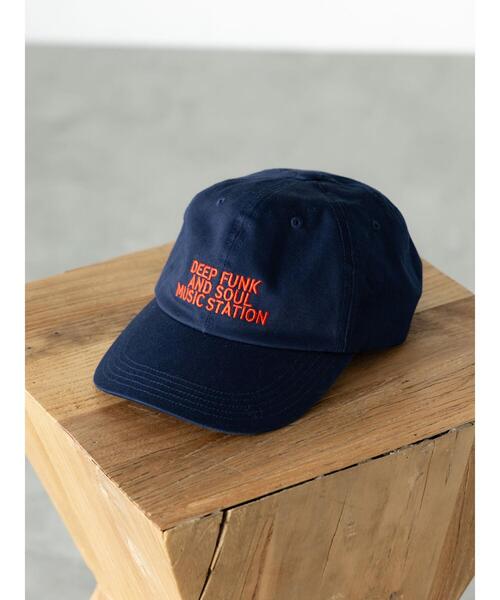 Te chichi TERRASSE(テチチテラス)の「刺繍入りキャップ《2025autumn catalog item》(ハット・レディース・ボルドー/オフホワイト/ネイビー・F)」の2枚目の写真