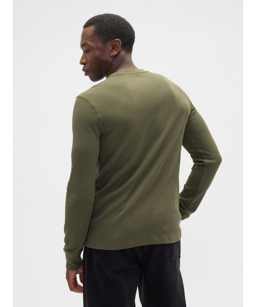 GAP(ギャップ)の「ワッフルニット クルーネックTシャツ(Tシャツ/カットソー・メンズ・チャコールグレー/ブラック/カーキ/ベージュ/ネイビー/キャメル・XS/S/M/L/XL)」の8枚目の写真