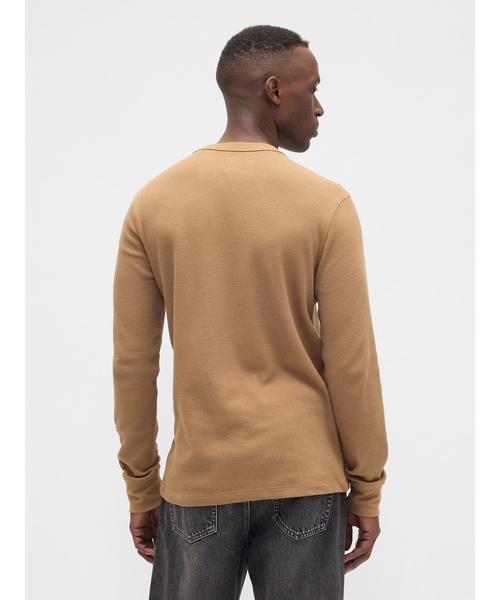 GAP(ギャップ)の「ワッフルニット クルーネックTシャツ(Tシャツ/カットソー・メンズ・チャコールグレー/ブラック/カーキ/ベージュ/ネイビー/キャメル・XS/S/M/L/XL)」の9枚目の写真