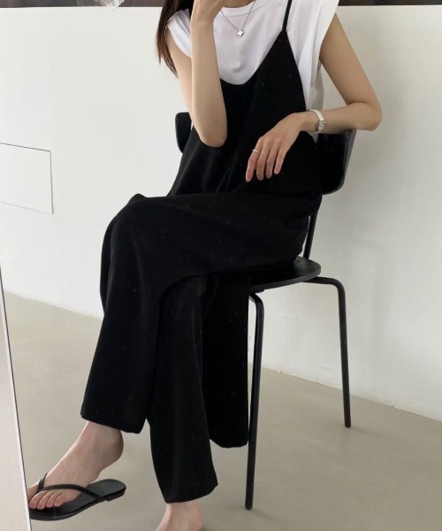 Forcement(フォースメント)の「ゆるっと大人見えワイドキャミサロペット(サロペット/オーバーオール・レディース・ブラック・FREE)」の1枚目の写真