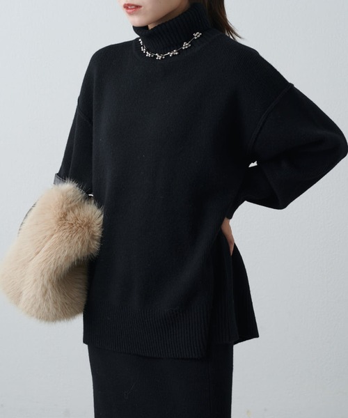 Lui's（ルイス）の「タートルネックニットプルオーバー（ニット/セーター・レディース・チャコールグレー/ライトグレー/ブラック・FREE）」の2枚目の写真