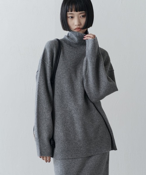 Lui's（ルイス）の「タートルネックニットプルオーバー（ニット/セーター・レディース・チャコールグレー/ライトグレー/ブラック・FREE）」の4枚目の写真