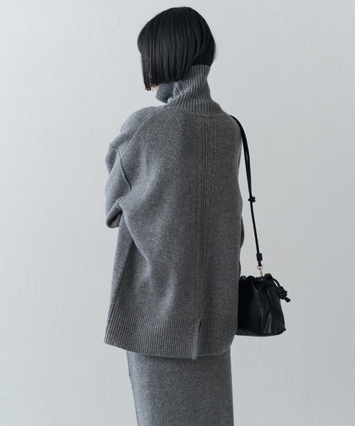 Lui's（ルイス）の「タートルネックニットプルオーバー（ニット/セーター・レディース・チャコールグレー/ライトグレー/ブラック・FREE）」の6枚目の写真