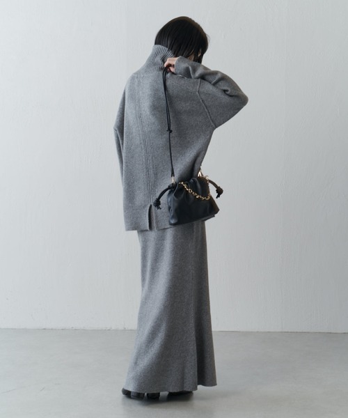 Lui's（ルイス）の「タートルネックニットプルオーバー（ニット/セーター・レディース・チャコールグレー/ライトグレー/ブラック・FREE）」の10枚目の写真