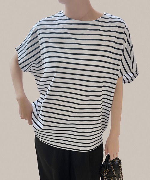 ONEP STAR(ワンピスター)の「プルオーバーシンプルカットソー(Tシャツ/カットソー・レディース・ホワイト×ブラック/キャメル/ブラウン/ネイビー/ホワイト/ライトブルー/ブラック/ベージュ・MEDIUM)」の3枚目の写真