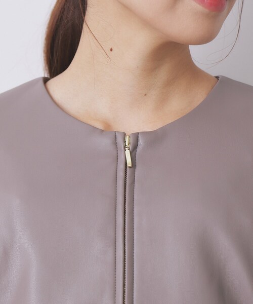 レザー調ストレッチペプラムジャケット【洗える】（ノーカラー