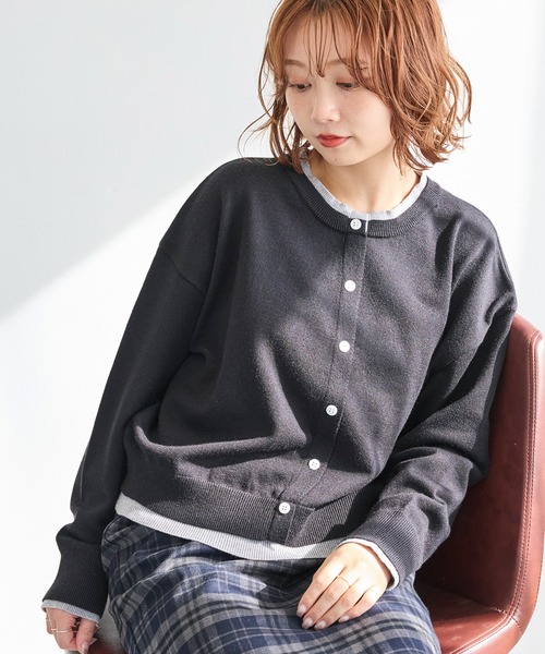 LAVEANGE（ラビアンジェ）の「【洗える】レイヤード風カーデライクトップス（ニット/セーター・レディース・ブラック/チャコールグレー/ブラウン・F/4L/3L）」の2枚目の写真