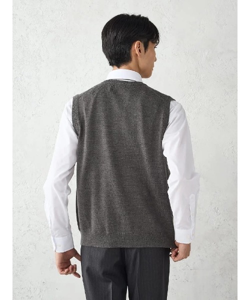 TRANS CONTINENTS(トランスコンチネンツ)の「TRANS CONTINENTS BIZニット Vネックベスト ブラック/グレー/ネイビー(ベスト・メンズ・チャコールグレー/ネイビー/ブラック・L/M/LL)」の11枚目の写真