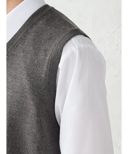 TRANS CONTINENTS(トランスコンチネンツ)の「TRANS CONTINENTS BIZニット Vネックベスト ブラック/グレー/ネイビー(ベスト・メンズ・チャコールグレー/ネイビー/ブラック・L/M/LL)」の14枚目の写真