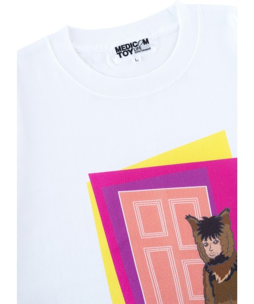 MEDICOM TOY(メディコムトイ)の「MLE HASHIZUME YUYA × THE オリバーな犬、(GOSH!!)このヤロウ MOVIE TEE "Door and Oliver"(Tシャツ/カットソー・メンズ・ホワイト・MEDIUM/SMALL/X-LARGE/LARGE)」の2枚目の写真