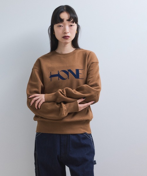 ADAM ET ROPE'(アダムエロペ)の「【WEB限定】フロッキーロゴスウェット(スウェット・レディース・オフホワイト/キャメル/ネイビー・FREE)」の11枚目の写真