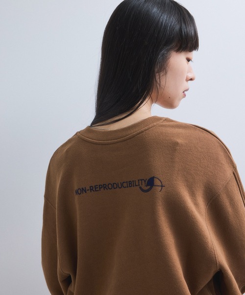 ADAM ET ROPE'(アダムエロペ)の「【WEB限定】フロッキーロゴスウェット(スウェット・レディース・オフホワイト/キャメル/ネイビー・FREE)」の14枚目の写真