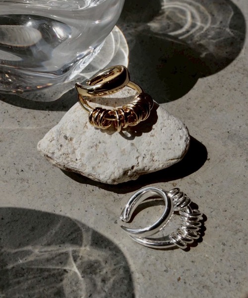Soierie（ソワリー）の「インフィニティ コイル カフ リング / Infinity coil cuff ring（イヤーカフ・レディース・シルバー・FREE）」の3枚目の写真