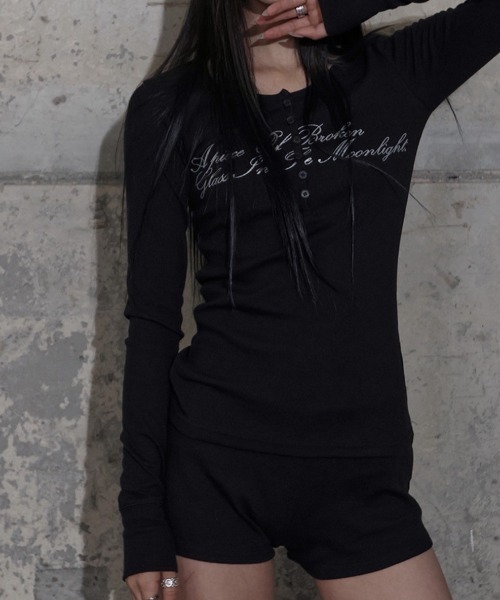 FANCY CLUB（ファンシークラブ）の「【FANCY CLUB】SNAP LETTERING LONG SLEEVE / 【ファンシークラブ】スナップレタリング長袖Ｔシャツ（Tシャツ/カットソー・レディース・ブラック・ONE SIZE）」の13枚目の写真