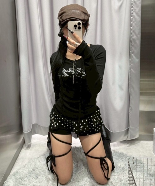 FANCY CLUB（ファンシークラブ）の「【FANCY CLUB】SNAP LETTERING LONG SLEEVE / 【ファンシークラブ】スナップレタリング長袖Ｔシャツ（Tシャツ/カットソー・レディース・ブラック・ONE SIZE）」の16枚目の写真