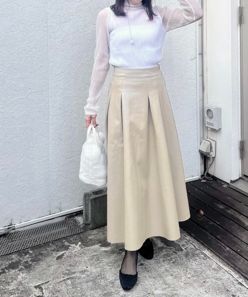 Flugge（フラッジー）の「フェイクレザーフレアスカート（スカート・レディース・ベージュ/ブラウン・FREE）」の5枚目の写真