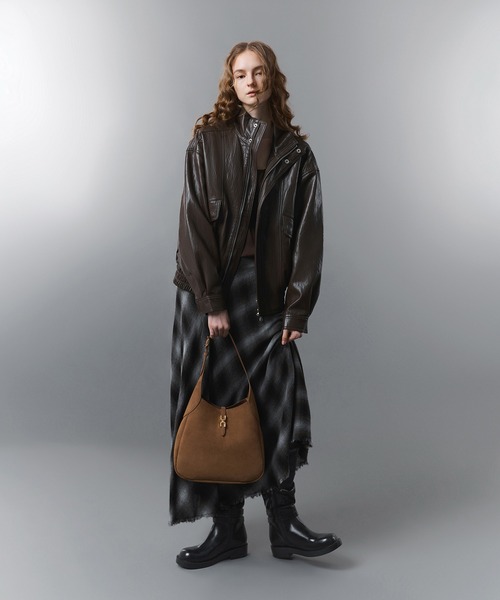 CHARLES & KEITH(チャールズ & キース)の「Adalyn アダリン ホーボーバッグ(ショルダーバッグ・レディース・モカ/レディッシュグレー・L)」の10枚目の写真