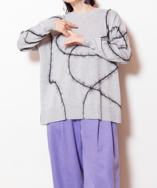 OSMOSIS(オズモーシス)の「シャギーラインニットプルオーバー(ニット/セーター・レディース・ライトグレー/ライトブラウン/ブラック・ONE SIZE)」の2枚目の写真