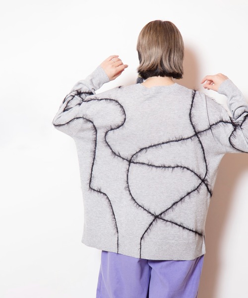 OSMOSIS(オズモーシス)の「シャギーラインニットプルオーバー(ニット/セーター・レディース・ライトグレー/ライトブラウン/ブラック・ONE SIZE)」の17枚目の写真