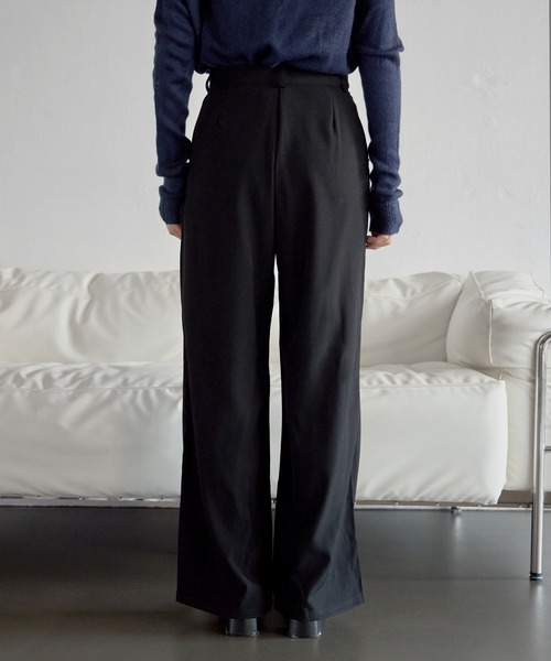 UNE MANSION（ユヌマンション）の「【UNE ORIGINAL】【低身長 / 高身長用 サイズ＆丈が選べるスラックス 】】【 2color ／ ３size／ 3lengths 】【 足長効果あり】ベーシックシルエットラブリーフリルスラックスパンツ（その他パンツ・レディース・ダークグレー/ブラック・S-Short/S-Regular/M-Short/M-Regular/L-Short/L-Regular）」の16枚目の写真