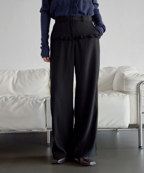 UNE MANSION（ユヌマンション）の「【UNE ORIGINAL】【低身長 / 高身長用 サイズ＆丈が選べるスラックス 】】【 2color ／ ３size／ 3lengths 】【 足長効果あり】ベーシックシルエットラブリーフリルスラックスパンツ（その他パンツ・レディース・ダークグレー/ブラック・S-Short/S-Regular/M-Short/M-Regular/L-Short/L-Regular）」の14枚目の写真