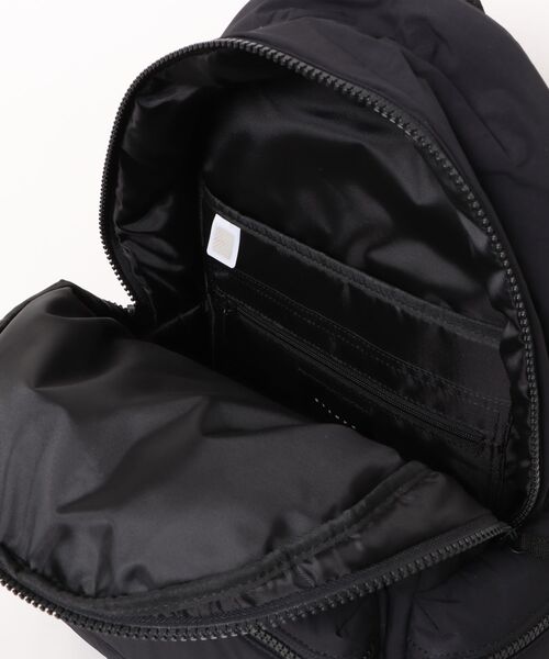 STAMPD（スタンプド）の「STAMPD DAY PACK / ブラック [SLA-U3941AC]（バックパック/リュック・メンズ・ブラック・ONE SIZE）」の4枚目の写真