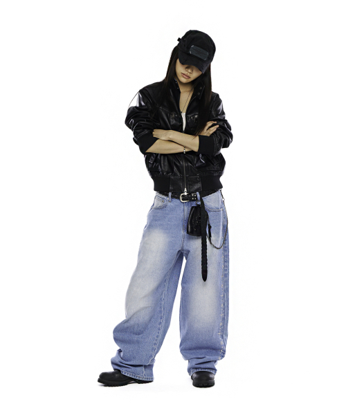 AAKAM（アーカム）の「Side Rhinestone Denim Pants (Blue)（デニムパンツ・レディース・その他・1/2）」の5枚目の写真