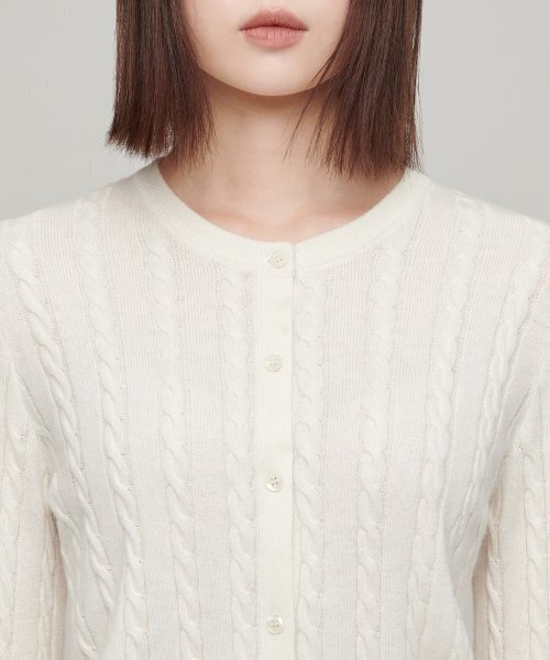 MUSINSA STANDARD WOMAN（ムシンサスタンダードウーマン）の「ウィメンズアンゴラブレンドケーブルラウンドネックカーディガン[アイボリー]（カーディガン/ボレロ・レディース・その他・SMALL/MEDIUM/LARGE/X-SMALL）」の3枚目の写真