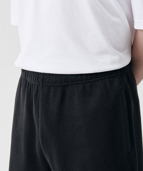 MUSINSA STANDARD（ムシンサスタンダード）の「ハニカムスウェットショーツ[ブラック]（その他パンツ・メンズ・その他・SMALL/MEDIUM）」の4枚目の写真