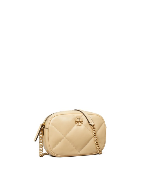 TORY BURCH（トリーバーチ）の「キラ ダイヤモンドキルト カメラバッグ（ショルダーバッグ・レディース・ベージュ・ONE SIZE）」の2枚目の写真