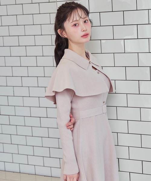 REDYAZEL(レディアゼル)の「ケープSETニットフレアミニワンピース(ワンピース・レディース・ベージュ/レッド/ブラウン/ブラック・FREE)」の15枚目の写真