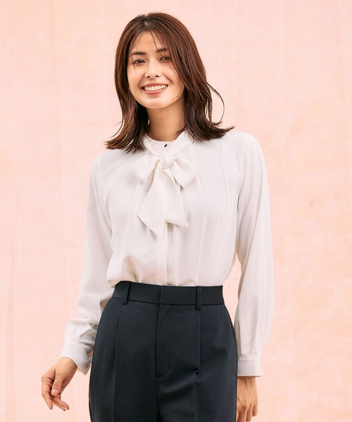 GLOBAL WORK(グローバルワーク)の「キレイつづく2WAYボウタイ/581012(シャツ/ブラウス・レディース・オフホワイト/ライトピンク/グレイッシュベージュ/サックスブルー・SMALL/MEDIUM/LARGE/X-LARGE)」の2枚目の写真