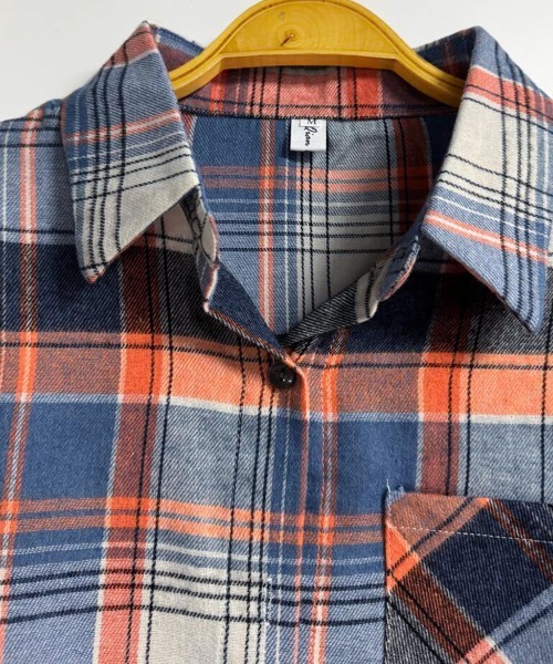 ONEP STAR(ワンピスター)の「胸ポケット付きチェック柄シャツ(シャツ/ブラウス・レディース・ブルー・MEDIUM/LARGE/X-LARGE)」の7枚目の写真