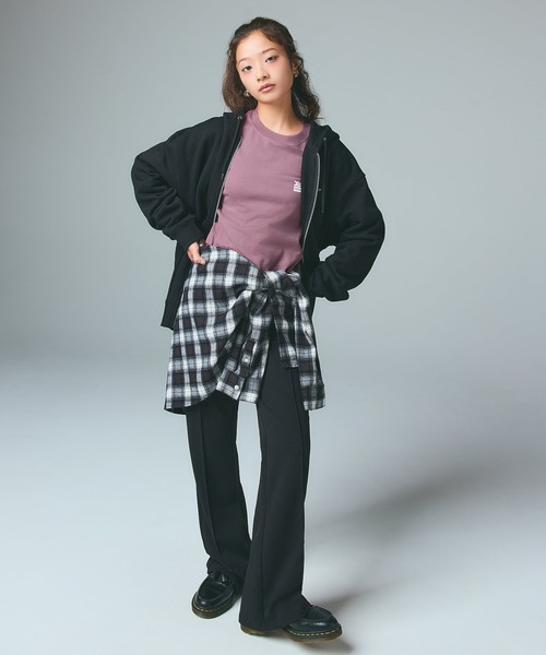 X-girl（エックスガール）の「NUMBER ONE BOX LOGO L/S TEE（Tシャツ/カットソー・レディース・ブラック/ホワイト/パープル・S/M/L）」の6枚目の写真