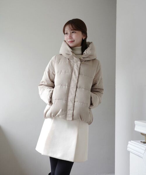 cle blatt（クレブラット）の「タックミニスカート（スカート・レディース・チャコールグレー/アイボリー/ベージュ・SMALL/MEDIUM）」の2枚目の写真