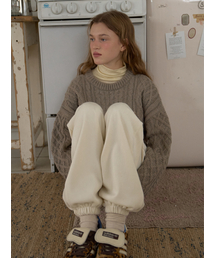 ANOETIC（アノエティック）の「VOLUME JOGGER PANTS_CREAM（スウェットパンツ）」