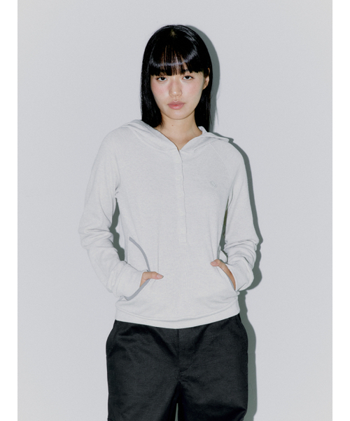 OAFISH(オアフィッシュ)の「WAFFLE HENLEY HOODIE, OATMEAL(パーカー・レディース・その他・FREE)」の3枚目の写真