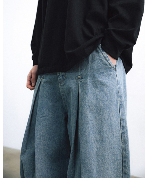 ANGLAN（アングラン）の「Long Tuck Wing Balloon Denim Pants - Washed Blue（デニムパンツ・メンズ・その他・FREE）」の7枚目の写真