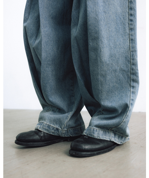 ANGLAN（アングラン）の「Long Tuck Wing Balloon Denim Pants - Washed Blue（デニムパンツ・メンズ・その他・FREE）」の8枚目の写真