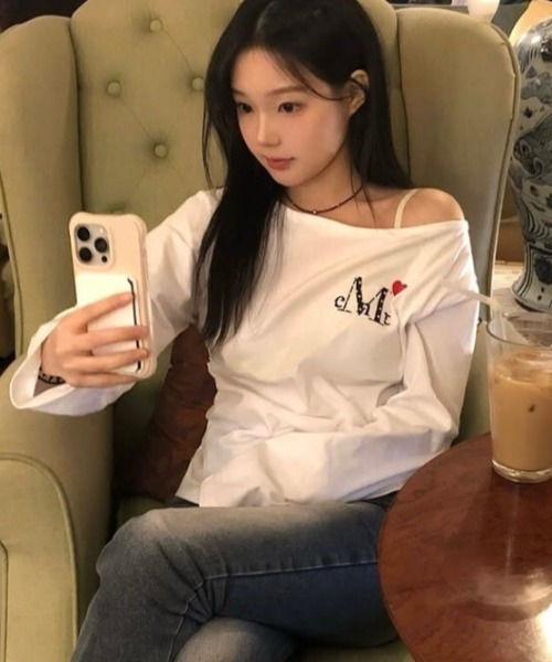 MUCENT(ムセント)の「A'GEM/9 × .kom 『MUCENT/ムセント』 LOVRITS MINI HEART LOGO ONE SHOULDER T/ミニハートロゴワンショルダー ロングスリーブ(Tシャツ/カットソー・レディース・ブラック/ホワイト・FREE)」の17枚目の写真