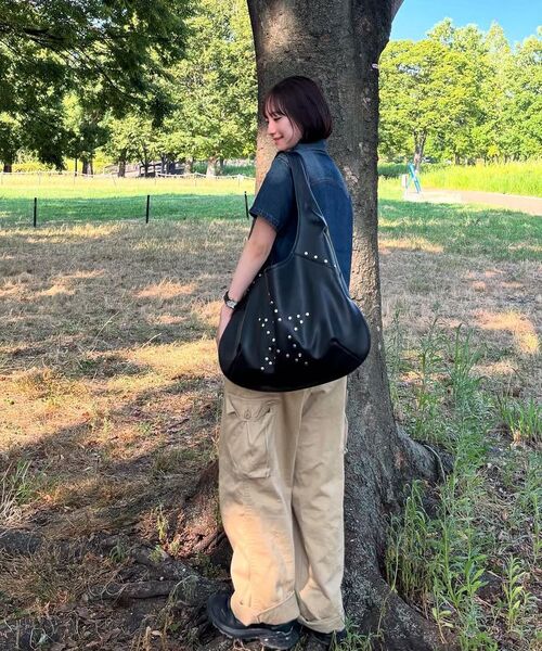 SETUP-EXE(セットアップイーエックスイー)の「STAR HOBO BAG / BLACK(ショルダーバッグ・レディース・その他・OS)」の2枚目の写真
