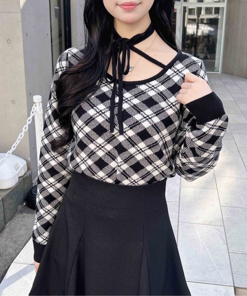 INGNI（イング）の「クロスチョーカーチェック柄長袖ニット（ニット/セーター・レディース・ブラック×ホワイト/ベージュ系2/ピンク系2・M）」の7枚目の写真