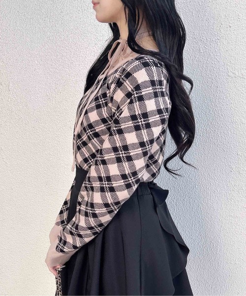 INGNI（イング）の「クロスチョーカーチェック柄長袖ニット（ニット/セーター・レディース・ブラック×ホワイト/ベージュ系2/ピンク系2・M）」の15枚目の写真
