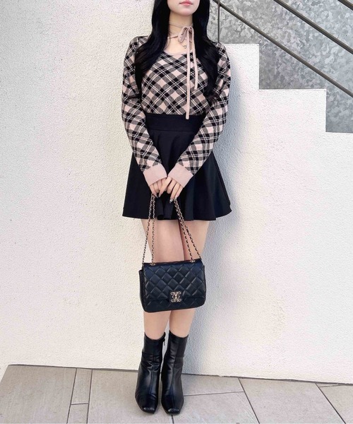 INGNI（イング）の「クロスチョーカーチェック柄長袖ニット（ニット/セーター・レディース・ブラック×ホワイト/ベージュ系2/ピンク系2・M）」の18枚目の写真