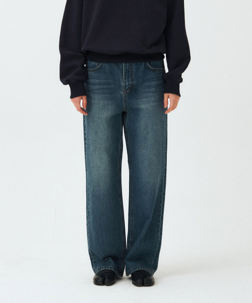 MAIS（マイス）の「BLUE WASHED SEMI WIDE JEANS（デニムパンツ・レディース・ブルー・SMALL/MEDIUM）」の3枚目の写真