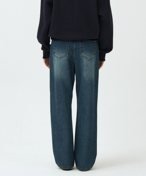MAIS（マイス）の「BLUE WASHED SEMI WIDE JEANS（デニムパンツ・レディース・ブルー・SMALL/MEDIUM）」の5枚目の写真