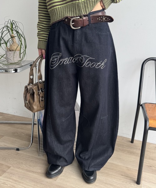 SHAGGIE（シャギー）の「ロゴストーンオーバーデニムパンツ（デニムパンツ・レディース・ブラック・LARGE/MEDIUM/SMALL）」の18枚目の写真