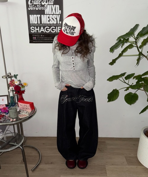 SHAGGIE（シャギー）の「ロゴストーンオーバーデニムパンツ（デニムパンツ・レディース・ブラック・LARGE/MEDIUM/SMALL）」の7枚目の写真